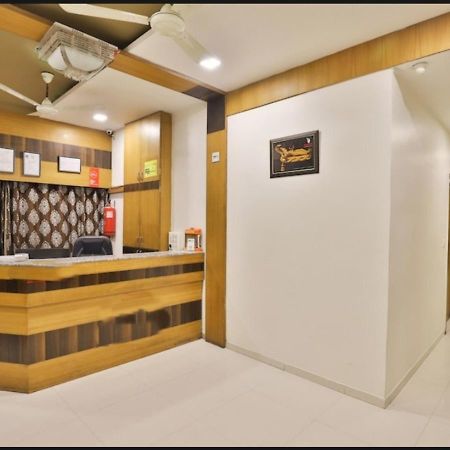 Hotel Shreenath Ahmedabad Eksteriør bilde
