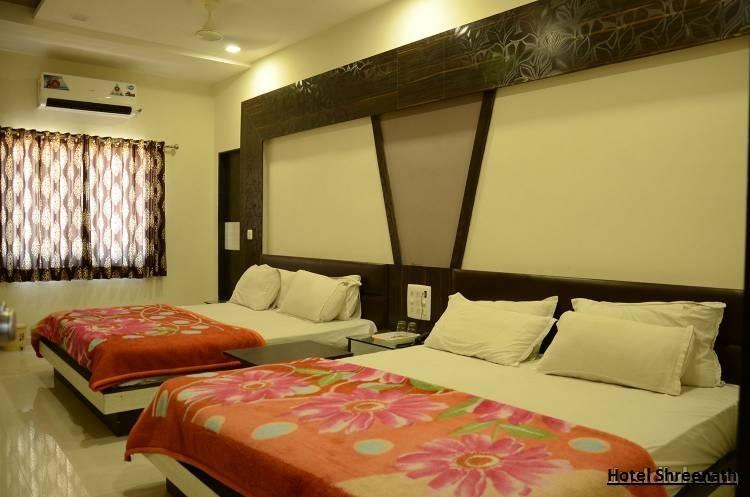Hotel Shreenath Ahmedabad Eksteriør bilde